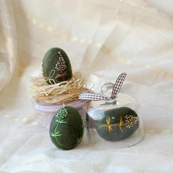 Wool Easter Eggs, Green Moss Felt Eggs, Embroidered Easter Eggs, Table Decoration, Decoration For Photoshoot, Home decor, felt Easter eggs