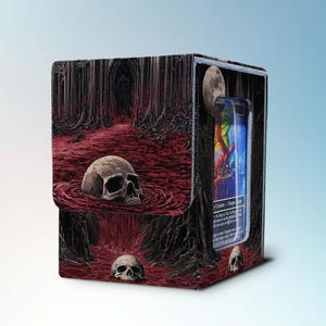 Op de afbeelding: Een witte keramische mok met een zwart handvat en de tekst "But First, Coffee" in een zwarte, vette letter. De mok staat op een houten oppervlak. De mok is ongeveer 10 cm hoog.