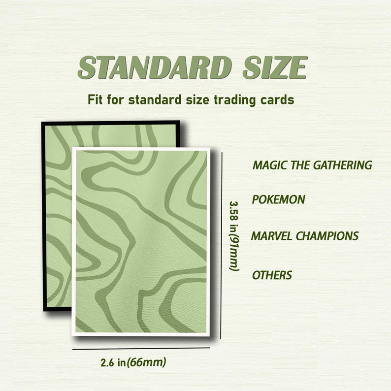 Op de afbeelding: Een kaart met een abstract ontwerp in groen en wit dat past bij standaardformaat trading cards, zoals Magic the Gathering, Pokemon, Marvel Champions en andere. De kaart meet 66 mm bij 91 mm.