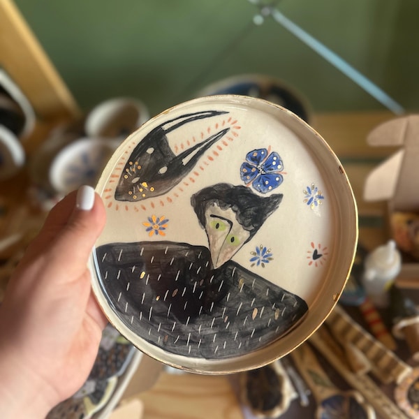 Hand-Painted Ceramic Plate, ceramic Art, Gold Luster Detail (21cm)