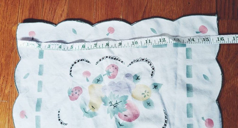 Mid Century Painted Fruit Farm Country Table Runner