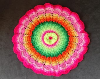 Tessuti floreali, merletti lavorati a mano