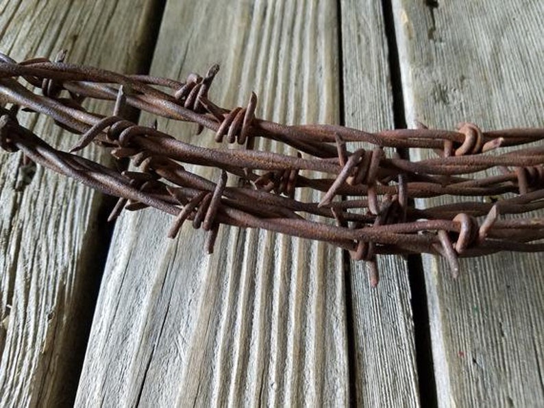 vintage rusty Barbed Wire Barb Wire Wreath Rusty Barbed Wire Wedding Decor Western Decor Craft Supply