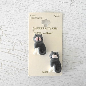 vintage buttons two hand painted kitty cat buttons / Dianna&#39;s Kitty Kats by Streamline