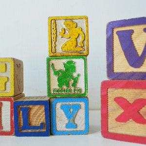 vintage wood worn alphabet blocks / Fiddler pig wood block / Snowwhite wood block / childrens decor / building blocks Bild 2