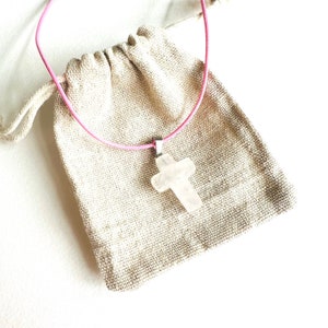 Collier croix en quartz, collier première communion, cadeau communion, collier croix en quartz, collier de pintes, collier religieux