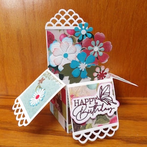 Handmade Greeting Card pop up Scalloped Lace box card Exploding 3D  Flowers Happy Birthday Day! Happy Mothers Day Personalized  on the back