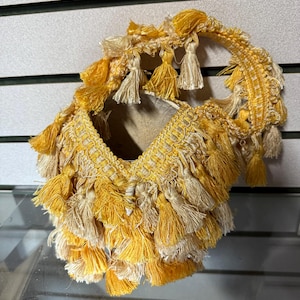 Frilly gourd purse