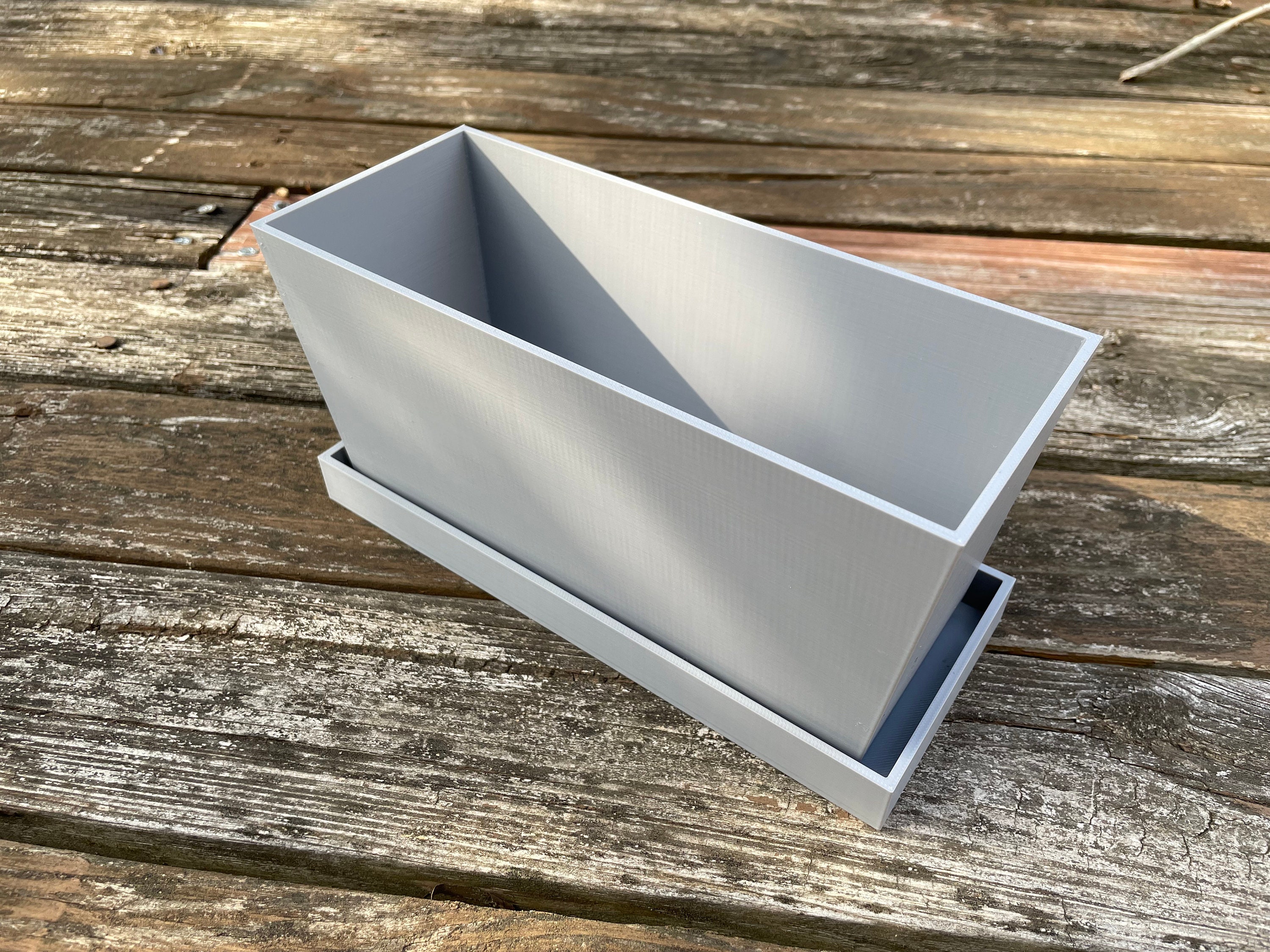 Window sill/box planter with tray models for 3D printing. Use with flowers, herbs, and more! Ideal for home or office! Digital content.