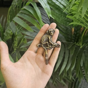 UNICO gancio da parete in ottone a forma di scimmia, fatto a mano, con animali – Decorazione rustica in ottone massiccio, ganci da parete in ottone fatti a mano per cappotti, asciugamani e borse