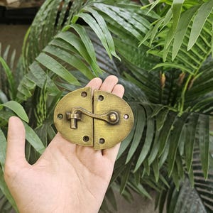 Handgefertigter 3,5-Zoll-Messingriegel - Massives Messingschrank- und Türschloss, Hardware-Knebelverschluss im antiken Stil, rustikales Schloss für Türen, Schränke oder Kisten