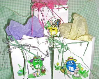 EASTER GIFT BAGS/Paper Gift Bags/Fabric Applique/Set of 3 Bags/Bags with Handles/Bags with Tissue/Gift Wrapping/Raffia Bows/White Paper Bag