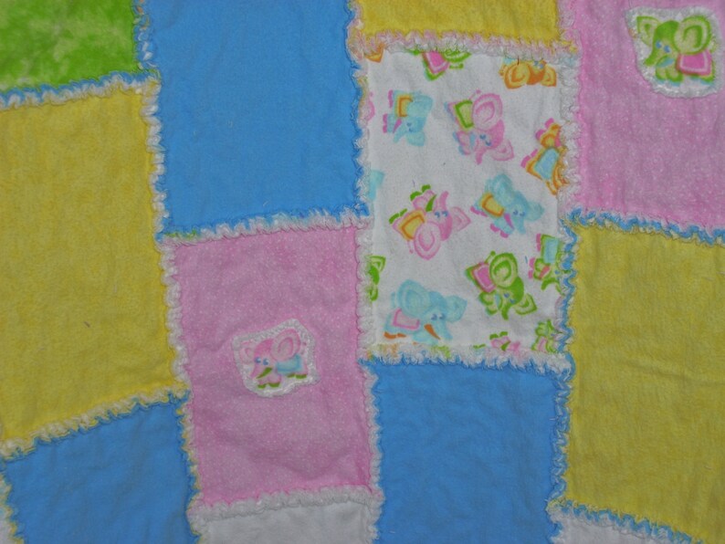 Child/'s Rag Quilt in Pastels with Elephants