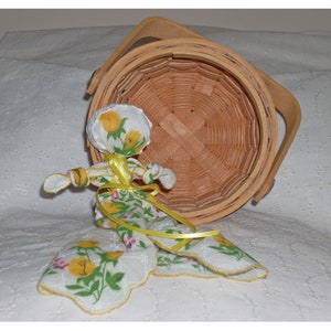 VINTAGE HANDKERCHIEF DOLL/Handmade Doll/Church Doll/Pew Doll/Cloth Toy/Ribbon and Lace/Cloth Doll/Hand Sewn Doll/Civil War Doll/Hanky Doll