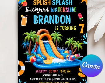 Może przedstawiać: Czarno-białe zaproszenie na przyjęcie urodzinowe z kolorową zjeżdżalnią wodną, palmami i tekstem "Splish Splash Backyard Waterslide Brandon kończy 7 lat". Zaproszenie zawiera datę, godzinę, miejsce i informacje RSVP.