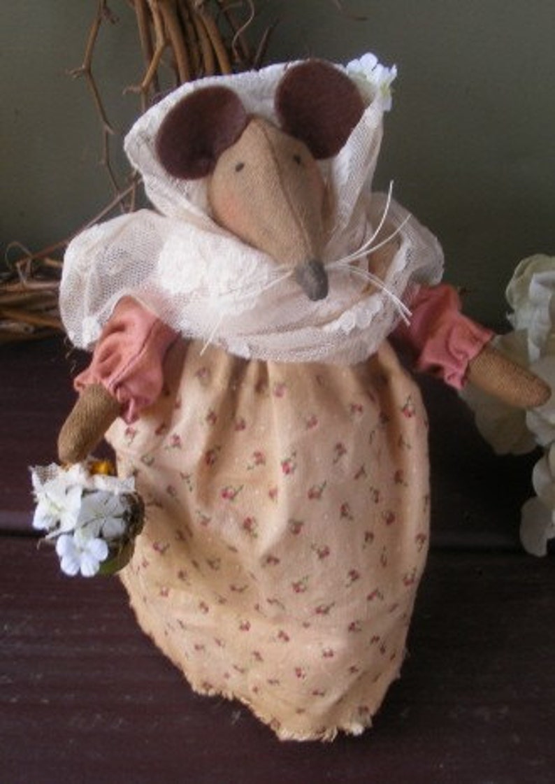 PDF Doll Pattern Betsy the Country Mouse Doll EPattern image 2