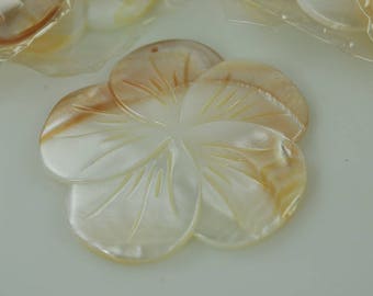 Small Mother of Pearl Flower Pendant- 50mm tall