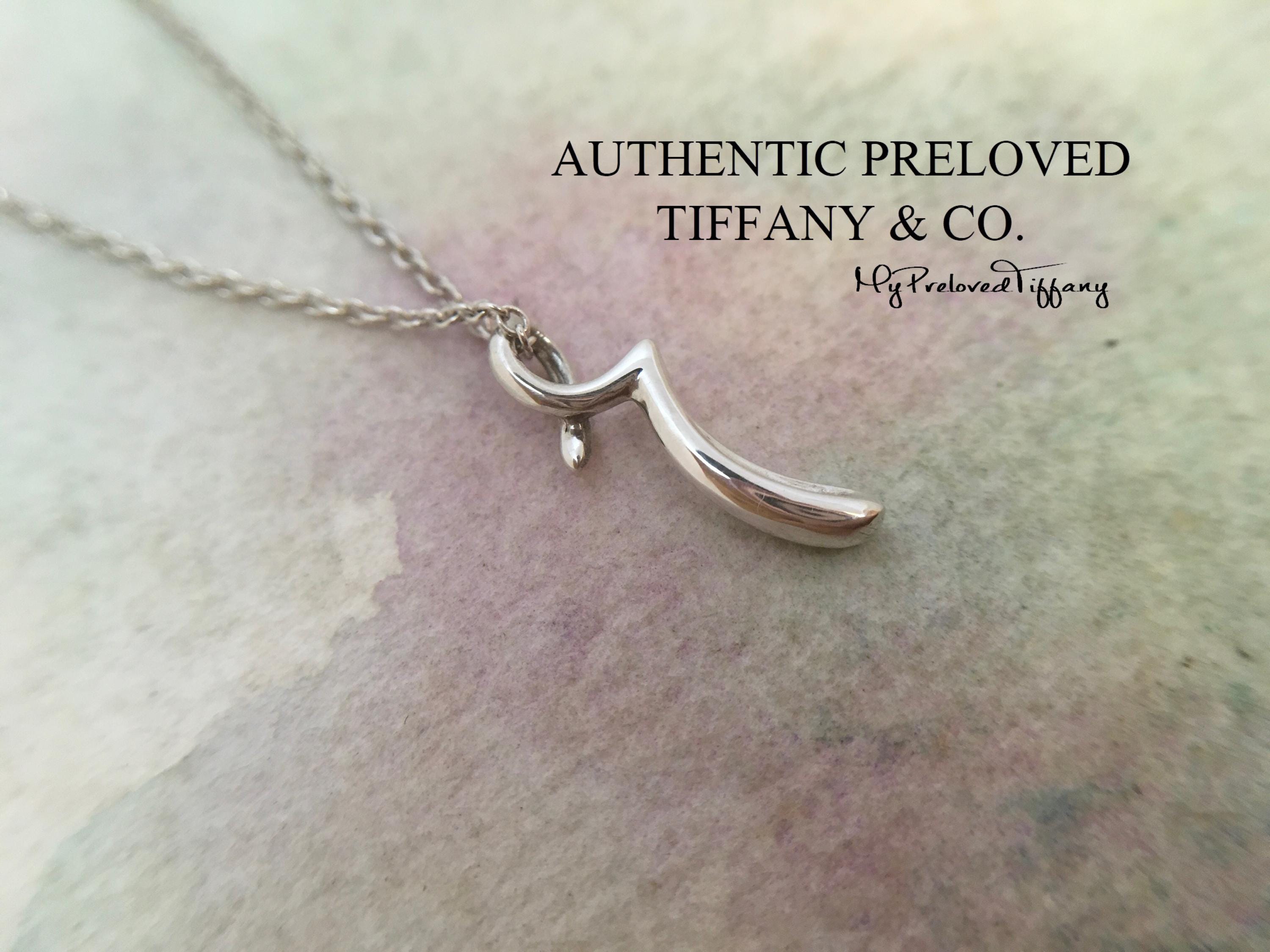 【Tiffany & Co】Elsa Peretti Alphabet Letter ペンダント Elsa Peretti™ Small Alphabet Pendant in Sterling Silver