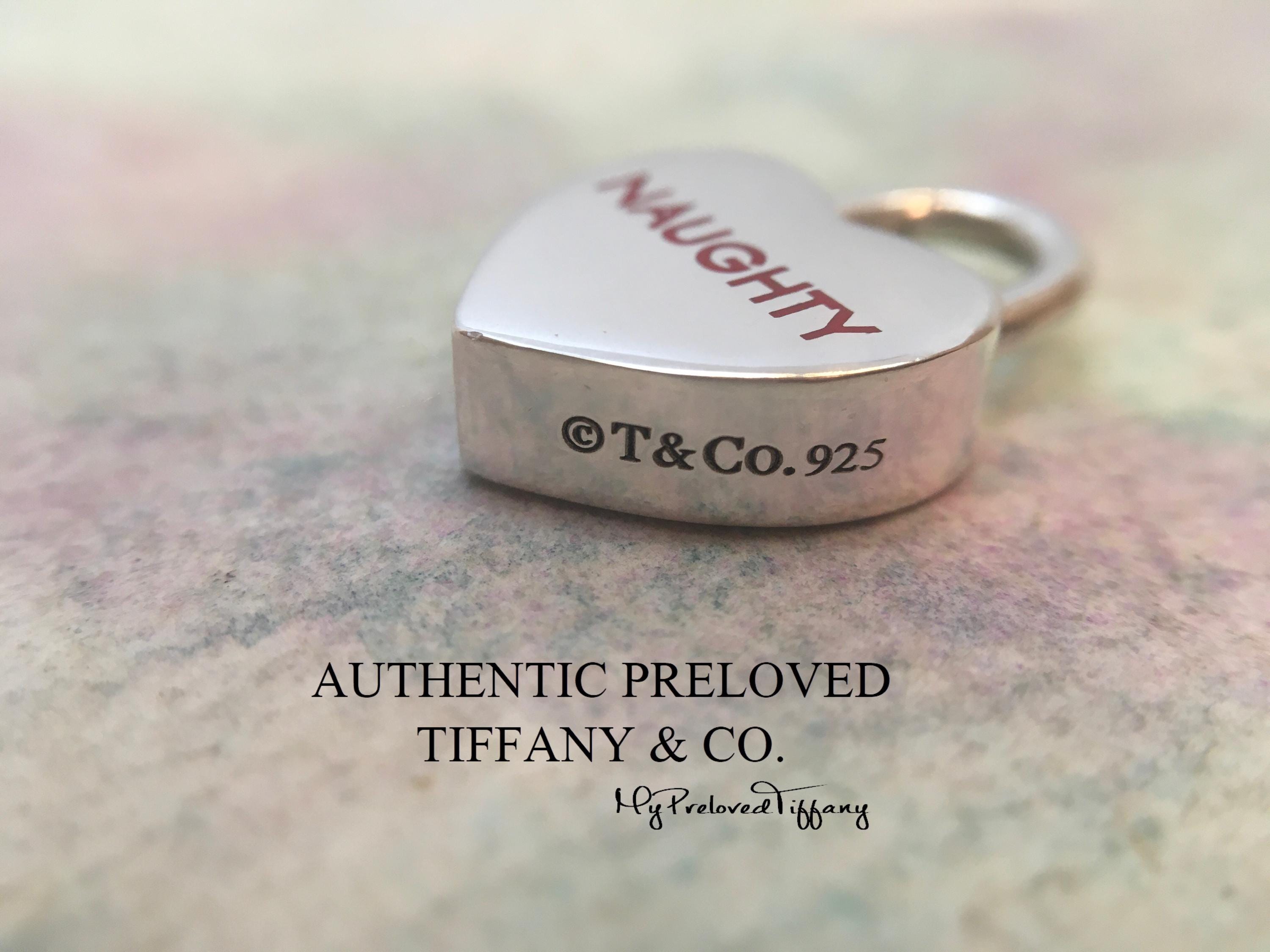 希少Tiffany　ハート型チャーム NAUGHTY/Nice　ラバーコード Excellent Authentic Tiffany & Co. Christmas Red Enamel Naughty