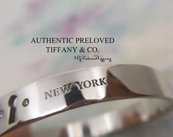 Authentic Excellent Tiffany & Co. New York Diamond Keyhole Bangle