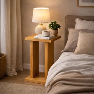 Sidobord i massivt trä, handgjort, hållbart, modern design, mångsidigt som soffbord, nattduksbord eller dekorativt bord, anpassningsbart