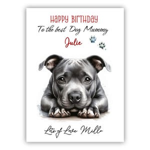 Personalisierte Geburtstagskarte vom Hund. Geburtstagskarte mit Staff Terrier für Mama, Mama, Mama. Hunde-Liebhaber-Geburtstagskarte. Ein Staffordshire-Terrier