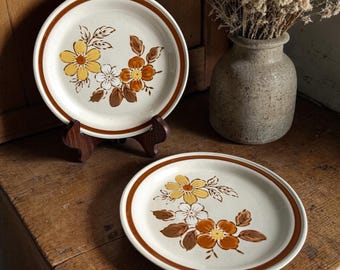 Vintage MCM WildWood Stoneware 7.5” Plates - Autumn Collection - Set of 2 - Retro Floral Speckled Ceramic - Made in Japan