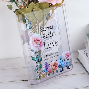 Custom Text Eco-Friendly Acrylic Book Vase, Personalized with Your Favorite Book Titles, Unique Home Decor for Book Lovers, Christmas Gift