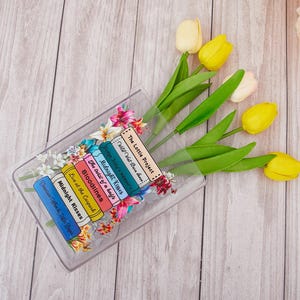 Custom Eco-Friendly Acrylic Book Vase, Customizable with Your Favorite Book Titles, Unique Home Decor for Book Lovers, Gift for Mom