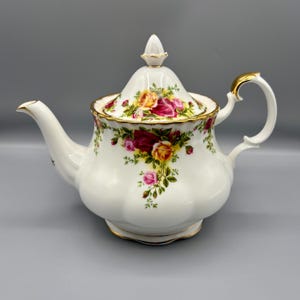 Royal Albert Old Country Roses Teapot | Vintage Floral Rose Pattern Bone China Teapot