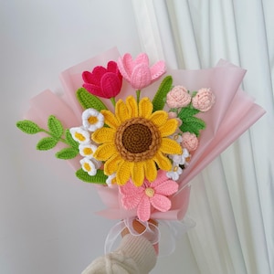 Gehäkelte Sonnenblume Blumenstrauß,Häkelblumenstrauß in Vase,Strickblume,Häkelarbeit Tulpe Lilie Rosenstrauß,Geschenk,Fertiges Häkelblumenstrauß