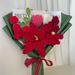 Häkeln Sie rote Lilie Blumen-Blumenstrauß, Blume gehäkelt, Häkelblumenstrauß in Vase, Häkel Tulpe Lilie Rosenstrauß, Geschenk