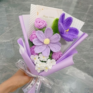 Gehäkelte lila Tulpe Bouquet, fertige rosa Tulpe Rose Gesang Blumen, Geburtstag, Staffelung, Freundin, Mutter Geschenk, kleines Bouquet Geschenk für sie