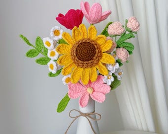 かぎ針編みのひまわりブーケ（花瓶入り）、チューリップ、ユリ、バラの