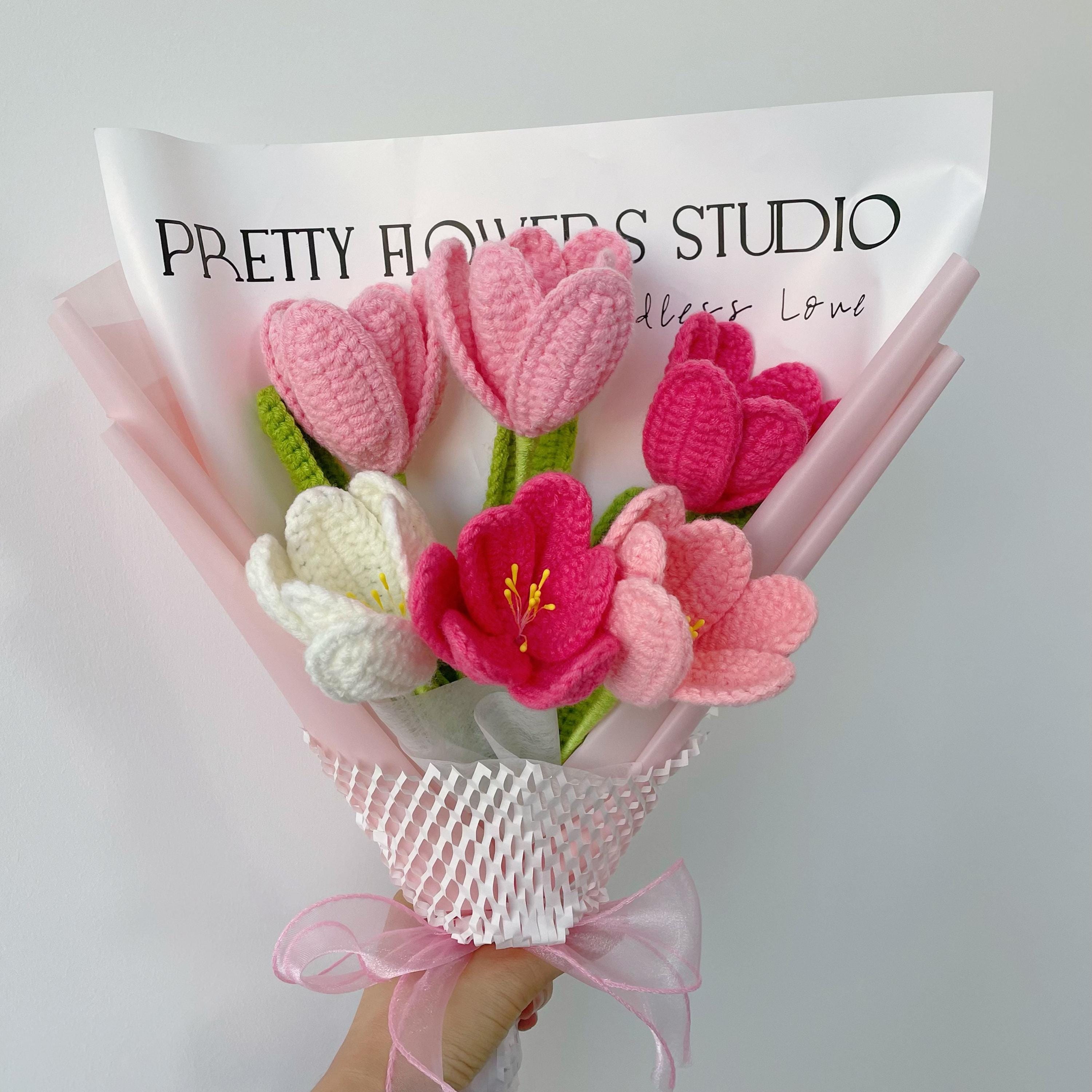 Ramo De Flores De Ganchillo Hecho A Mano - Rosas Y Tulipanes Rosas - Decoración O Regalo Duradero