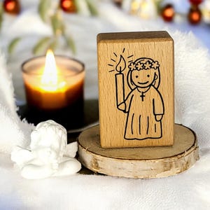 Timbro con motivo comunione bambina I Idee per timbri I Timbro Heindesign I Album con motivi per timbri I Timbratura con bambini I Idee per goffratura
