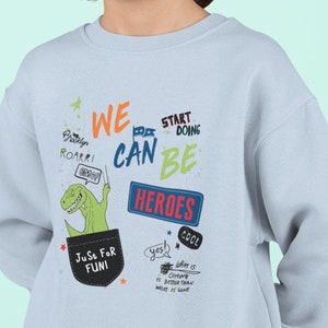 Cartoon Dino We can be Heroes Kinder Pullover Sweatshirt Bio Baumwolle Hochwertig Langlebig - Mini Changer Sweatshirt 2.0 ST/ST SH