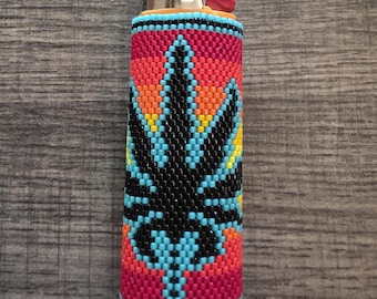 Funda para encendedor con cuentas de marihuana