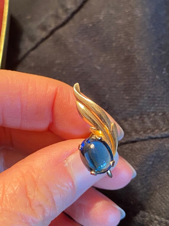 Van Dell/screw back/Gold(filled)/ dark blue gemst… - image 4