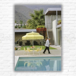Schmales Hoodie am Pool von Nelda Linsk's Desert House, entworfen von Richard Neutra, Palm Springs, 1970