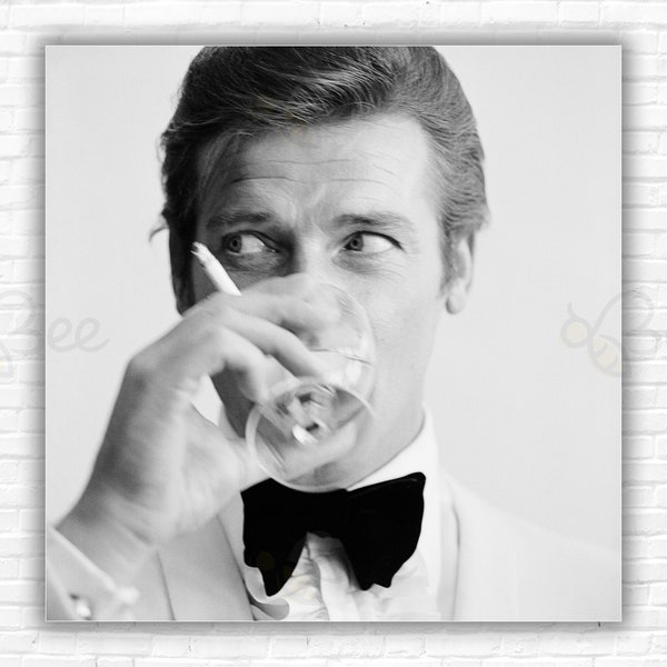 Roger Moore Shaken Not Stirred James Bond Print/Poster: Martini Cocktail Bar Wall Art Print