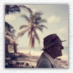 Slim Aarons Poets Paradise Stampa/Poster - TS Eliot a Love Beach, New Providence Island, Bahamas, in luna di miele, 1957
