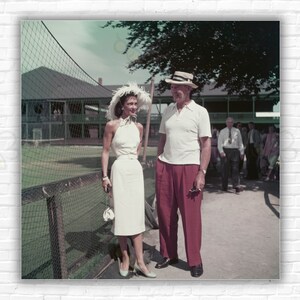 Slim Aarons Nancy Talbert & Lefty Flynn Stampa/Poster - Nancy Talbert con Maurice 'Lefty' Flynn al Newport Casino, Rhode Island