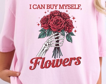 Camiseta con rosa y mano de esqueleto Comfort Colors®, camiseta con rosa gótica y camiseta con gráfico de flores