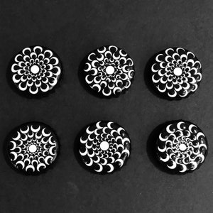 Vortex Illusion - Single or Set of 6 Upcycled bottle cap magnets, Hand Painted Dot Art Mandala