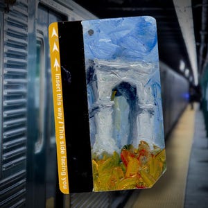 Washington Square Arch No. 2 - Pintura a óleo original do Washington Square Arch de Nova York em cartão de metrô reciclado