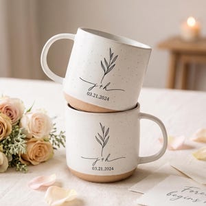 Taza de cerámica personalizada grabada para compromiso. Taza de cerámica para recién casados. Regalos de boda para la pareja, regalos para la fiesta de bodas. Regalo de aniversario para él/ella.