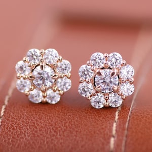 Clous d&#39;oreilles Halo, Boucles d&#39;oreilles halo de diamants, Boucles d&#39;oreilles minimalistes, Boucles d&#39;oreilles de mariée classiques, Cadeau de demoiselle d&#39;honneur, Cadeau pour une mère, Boucles d&#39;oreilles pour elle