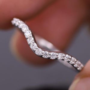 Round Cut Lab Grown Diamond Curved Wedding Band, 14K Solid Gold Lab Grown Matching Band, Round Cut Natural Diamond Stackable Chevron Band