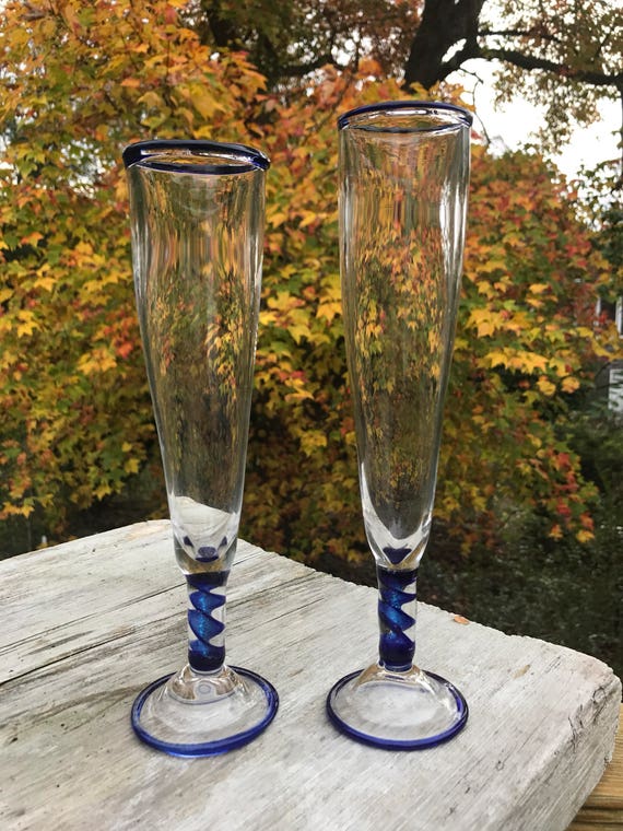 Champagne flutes glass Set of 2, Hand Blown Personalized Wedding Flutes  Toasting Glasses